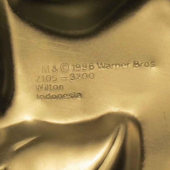 Vintage Wilton 1996 Warner Bros Bugs Bunny Cake Pan Mold 2105-3200 Looney Tunes - Picture 3 of 3